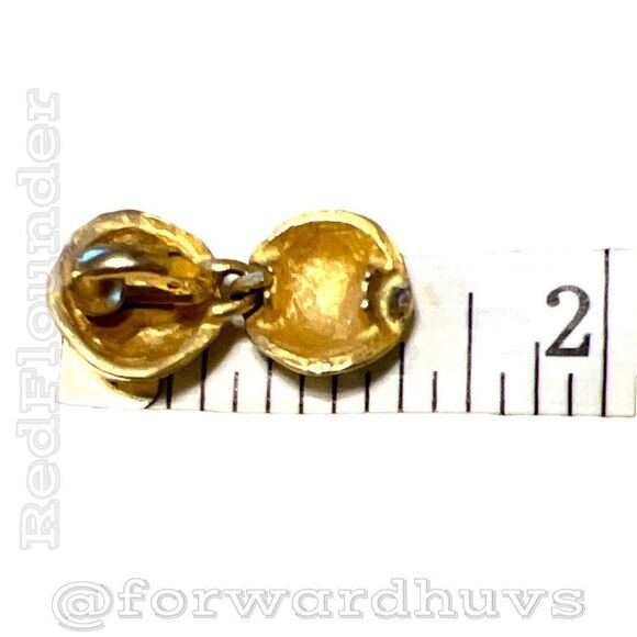 Vintage Gold Tone Metal Clip-On Earrings - Subtle Elegance with Movement - Picture 4 of 6